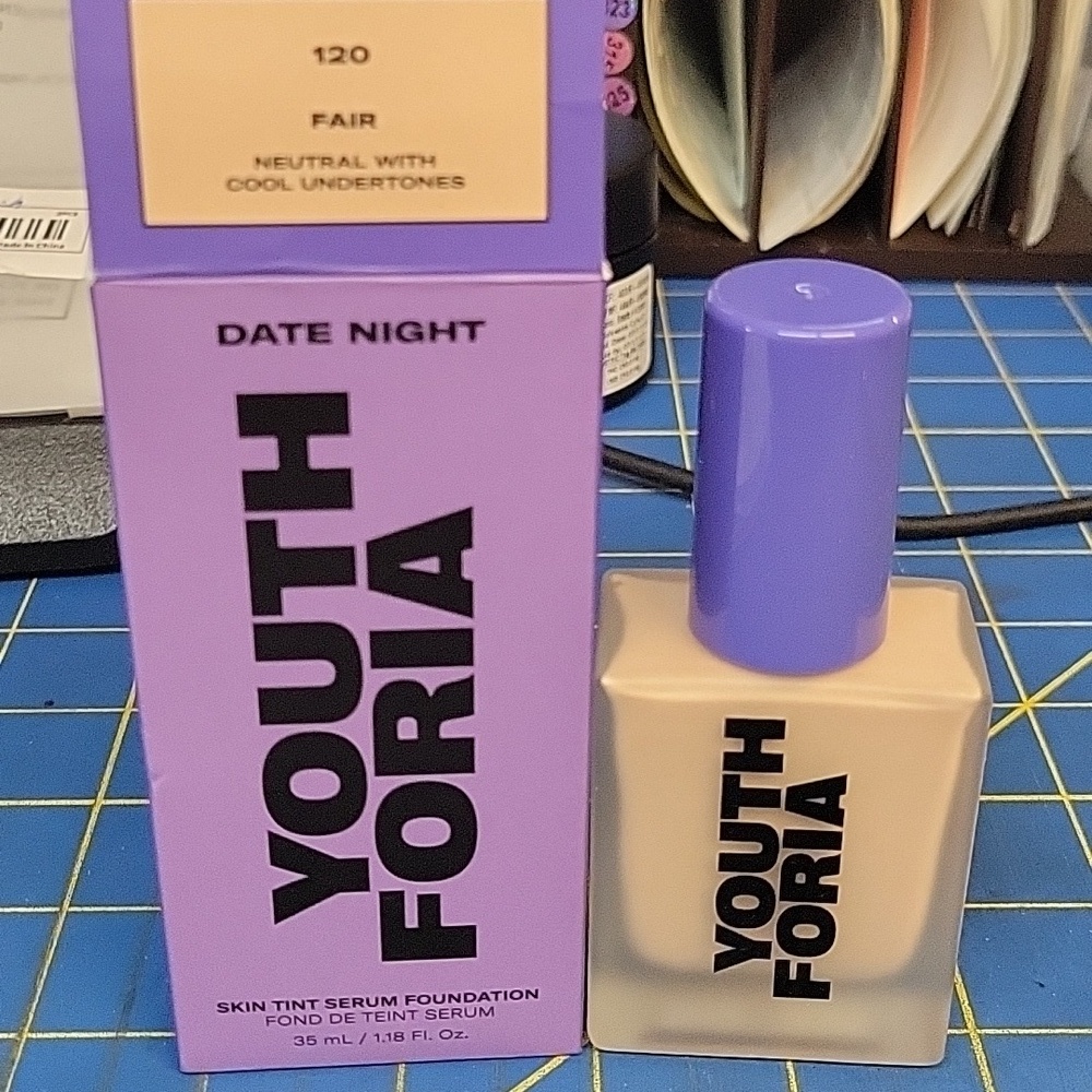 Youthforia Skin Tint Serum Foundation in Fair 35ml New Bottle In Box